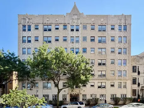 917 W Eastwood Ave #704, Chicago, IL 60640