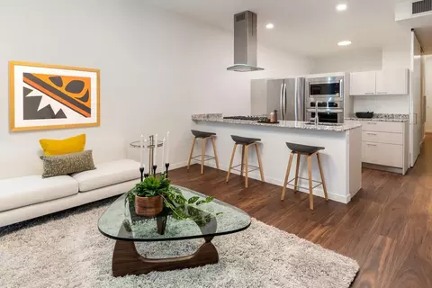 3476 N Broadway #319, Chicago, IL 60657