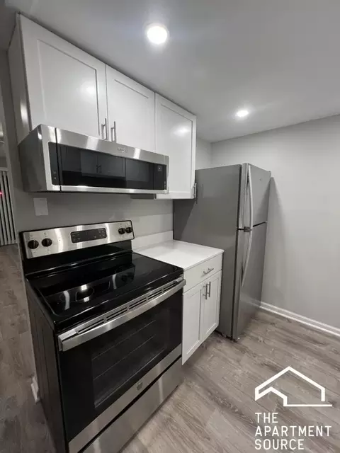 1128 Des Plaines Ave #102, Forest Park, IL 60130