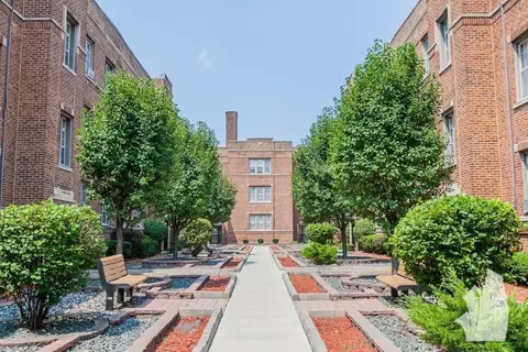 620 W Barry Ave #624W2, Chicago, IL 60657