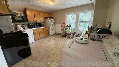 138 Lowell St #3, Somerville, MA 02143