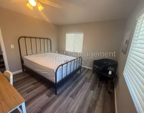 209 Madison Ave #D, Redwood City, CA 94061