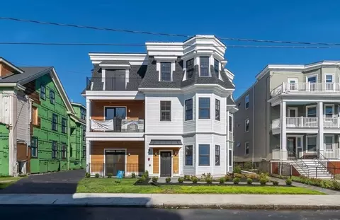 33 Pearl St, Dorchester, MA 02125