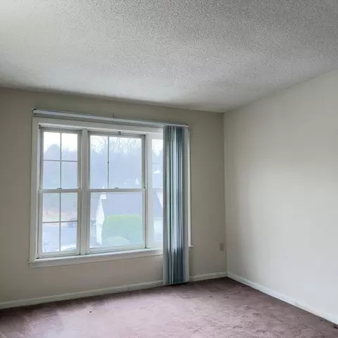 48 Castlegate Dr, Springfield, MA 01129 photo 10