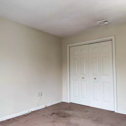 48 Castlegate Dr, Springfield, MA 01129 photo 11