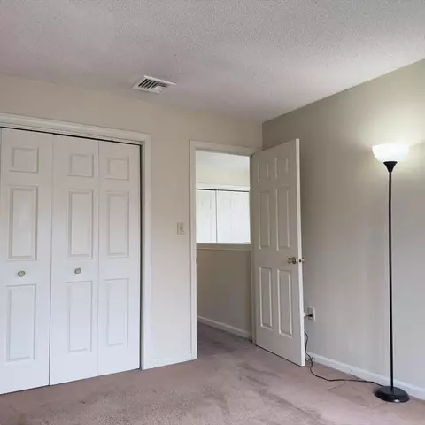 48 Castlegate Dr, Springfield, MA 01129 photo 12