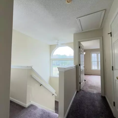 48 Castlegate Dr, Springfield, MA 01129 photo 8