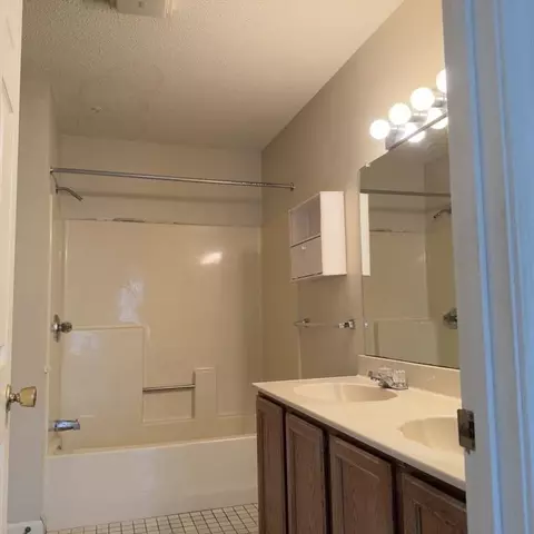 48 Castlegate Dr, Springfield, MA 01129 photo 13