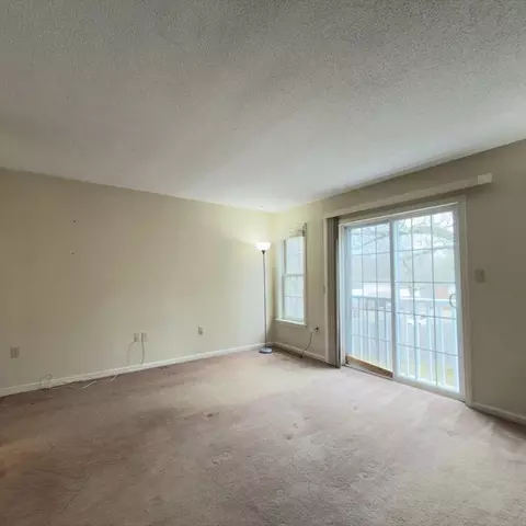 48 Castlegate Dr, Springfield, MA 01129 photo 15