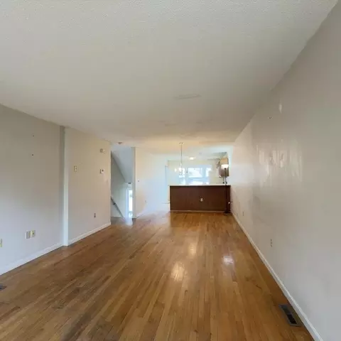 48 Castlegate Dr, Springfield, MA 01129 photo 6