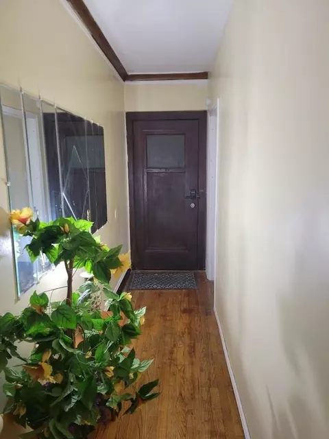 8805 S Muskegon Ave, Chicago, IL 60617