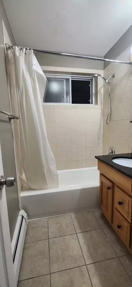 4842 Conrad St #2ND, Skokie, IL 60077