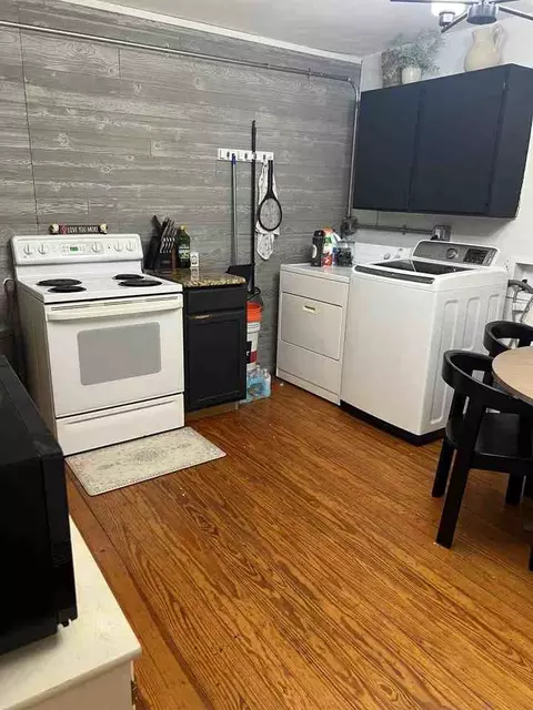 200 S Hughes St #1A, Rio Vista, TX 76093