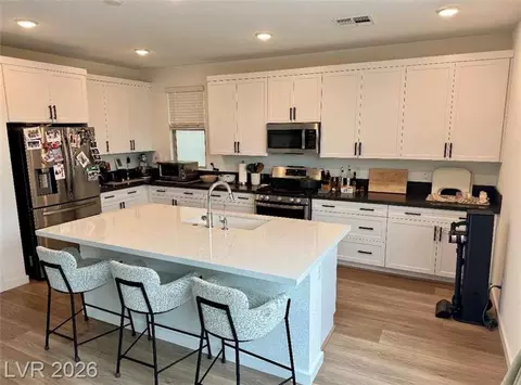 724 Emerson Creek Ct, North Las Vegas, NV 89084
