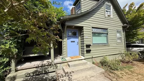 3585 SE Caruthers St, Portland, OR 97214