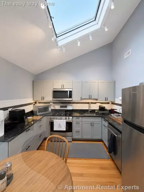 27 Warner St #3, Somerville, MA 02144