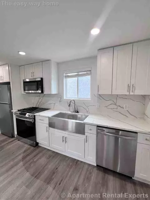 336 Lowell St #3, Somerville, MA 02145