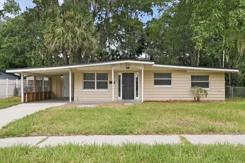 3018 Carrevero Dr W, Jacksonville, FL 32216