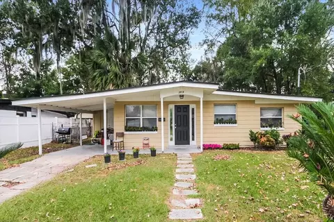 3018 Carrevero Dr W, Jacksonville, FL 32216