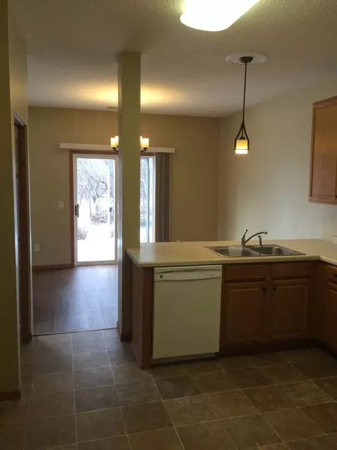 633 Kingfisher Ln #H, Woodbury, MN 55125