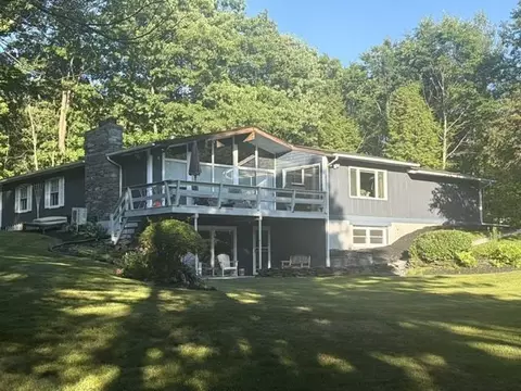 258 Notch Rd, Mendon, VT 05701