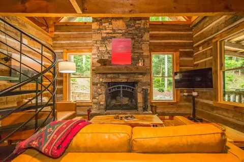 615 Pollys Mountain Rd #1597186P, Saluda, NC 28773
