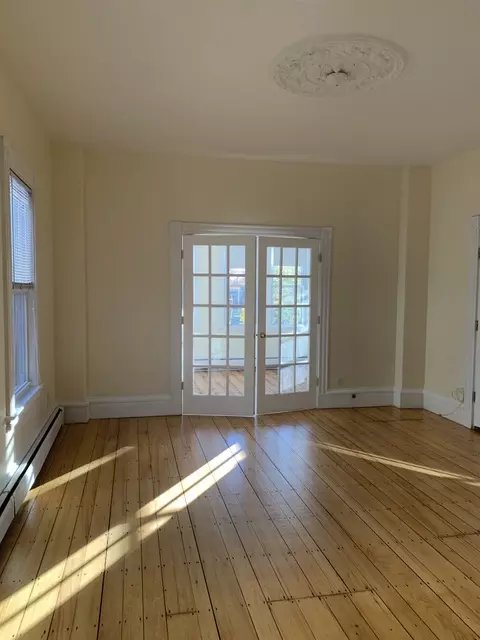 547 Broadway #1, Somerville, MA 02145