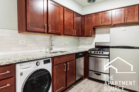445 W Barry Ave #417, Chicago, IL 60657