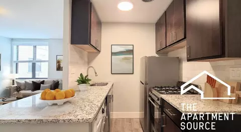 445 W Barry Ave #524, Chicago, IL 60657