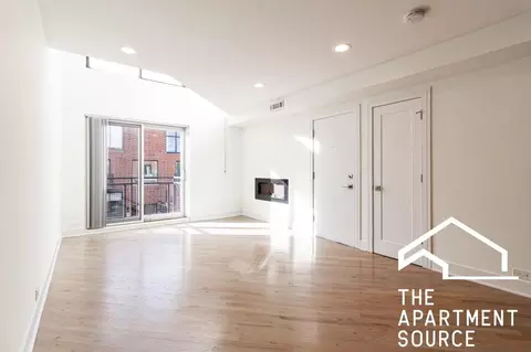 944 W Grace St #G202, Chicago, IL 60613