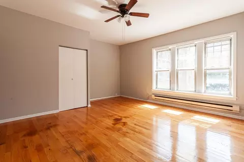 624 W Barry Ave #W2, Chicago, IL 60657