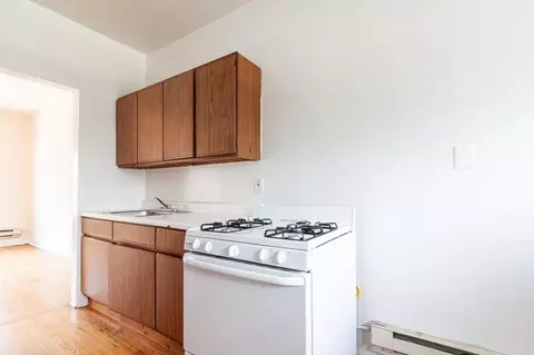 831 W Waveland Ave #S3, Chicago, IL 60613