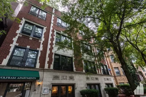 837 W Wolfram St #305, Chicago, IL 60657