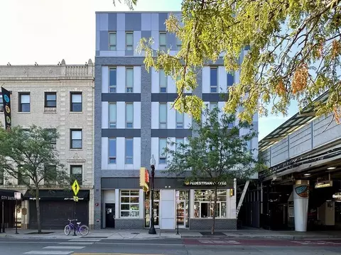 941 W Belmont Ave #501, Chicago, IL 60657