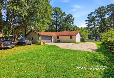30 Fairfield Dr, Ellenwood, GA 30294