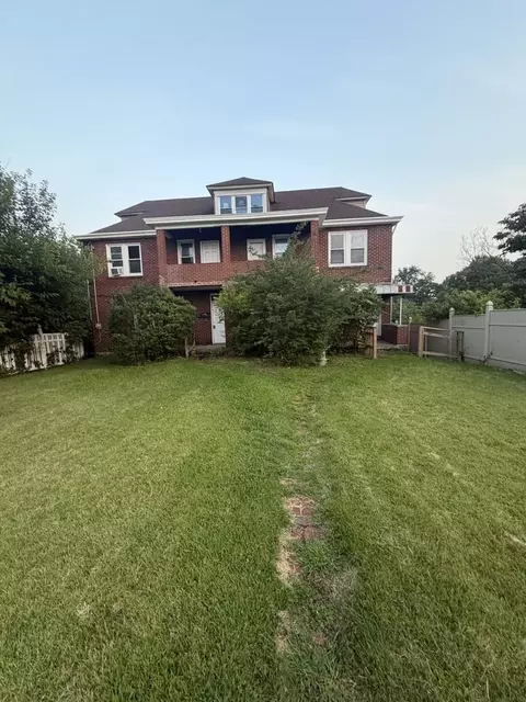 1133 Maryland Ave #1, Duquesne, PA 15110