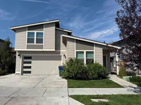 55 NE Cessna Dr #2, Bend, OR 97701