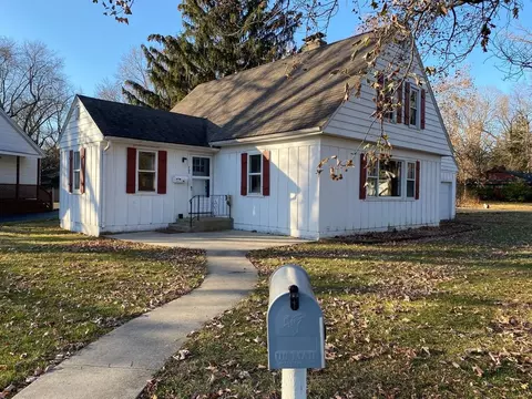 700 Dover Pl, Champaign, IL 61820