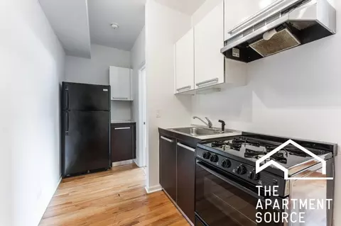 5054 N Winthrop Ave #402, Chicago, IL 60640