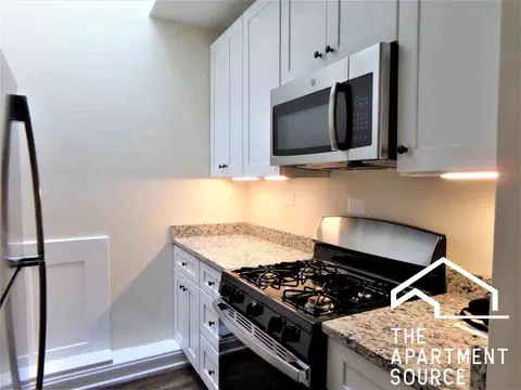 809 Elm St #2, Winnetka, IL 60093