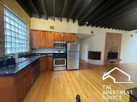 916 W Belmont Ave #2N, Chicago, IL 60657