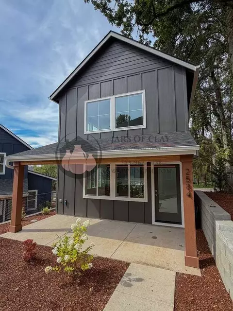2584 Gilbert St S, Salem, OR 97302
