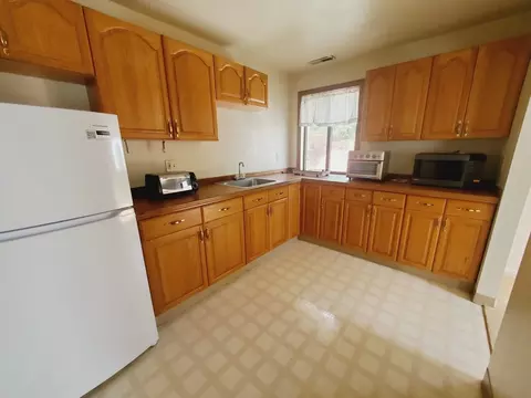 180 5th St #2, Stamford, CT 06905
