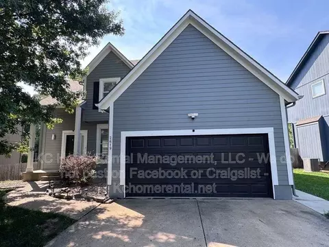 2619 W Centre St, Olathe, KS 66061