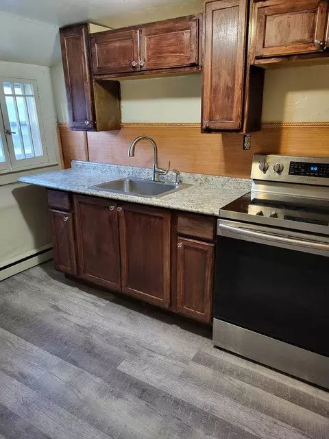 4 Essex Ave #2, Albany, NY 12205