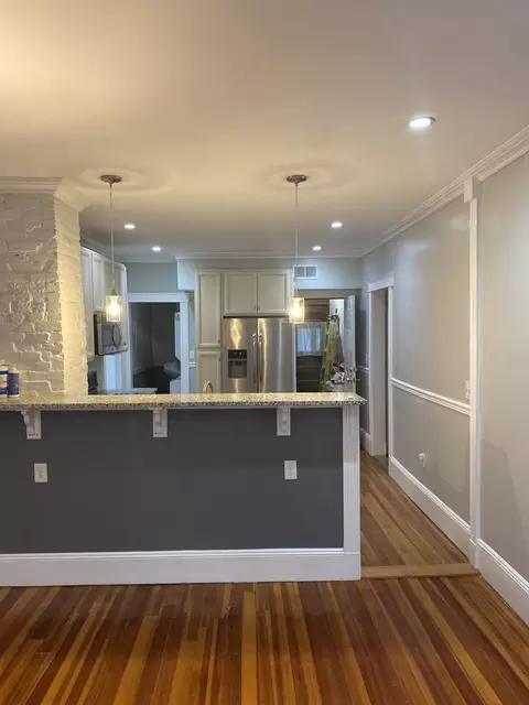 21 Pond St #2, Boston, MA 02125