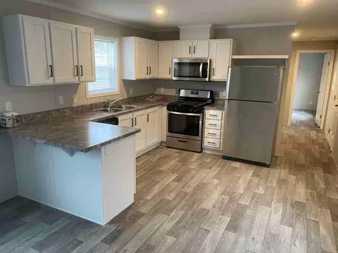 15557 Pine Ridge Dr #24, Linden, MI 48451