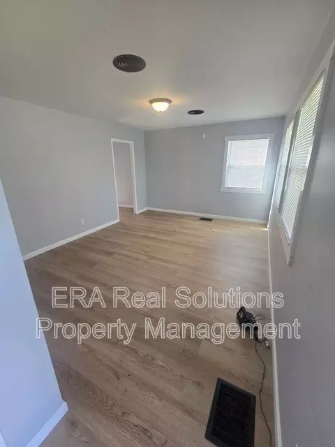954 E 26th Ave, Columbus, OH 43211