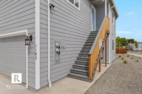 1103 Annalise St, Central Point, OR 97502