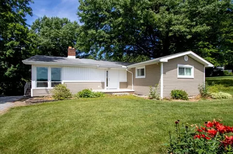 11018 Mount Eaton Rd, Marshallville, OH 44645